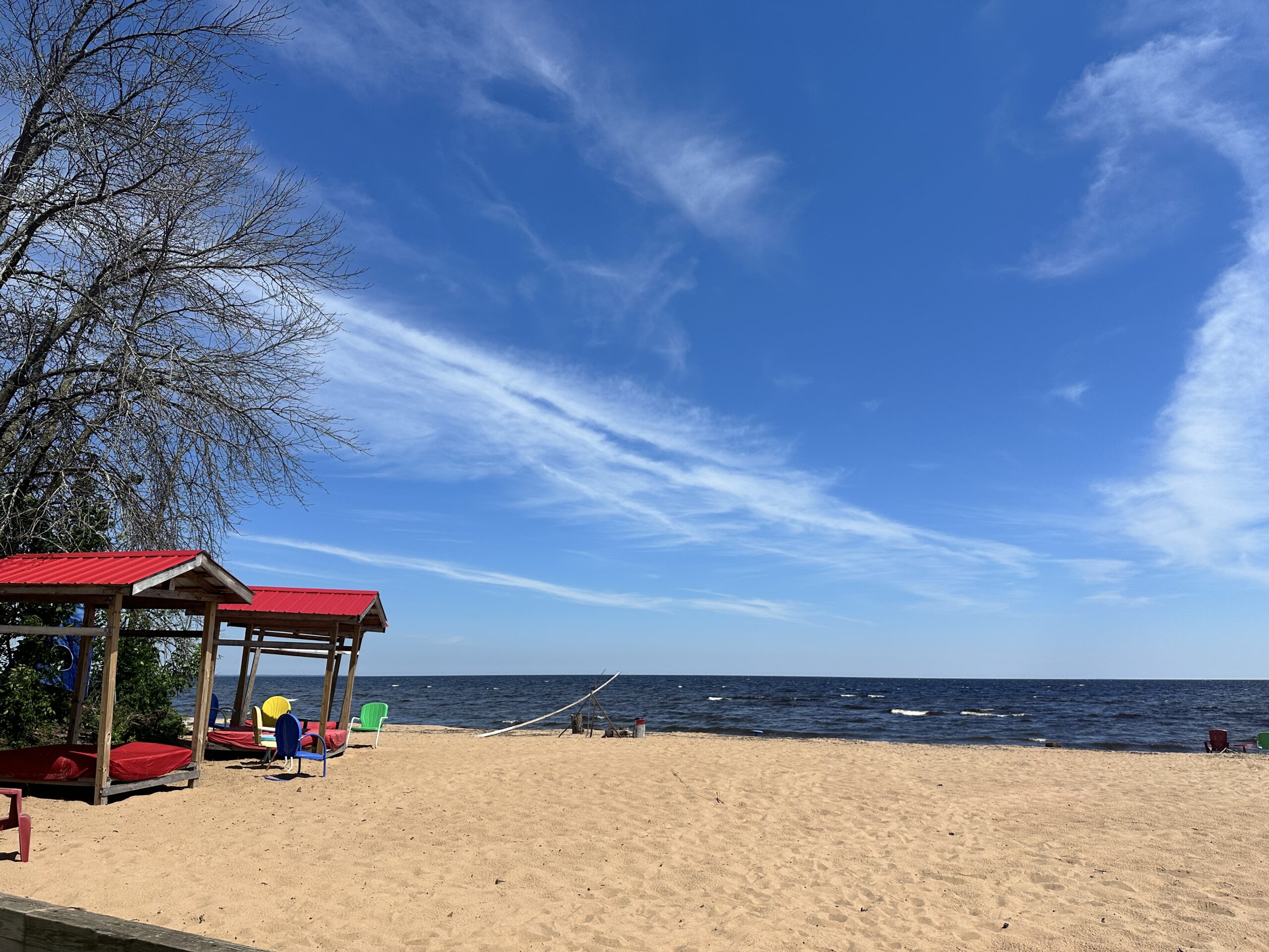 Sandy Shores Cottages cabanas